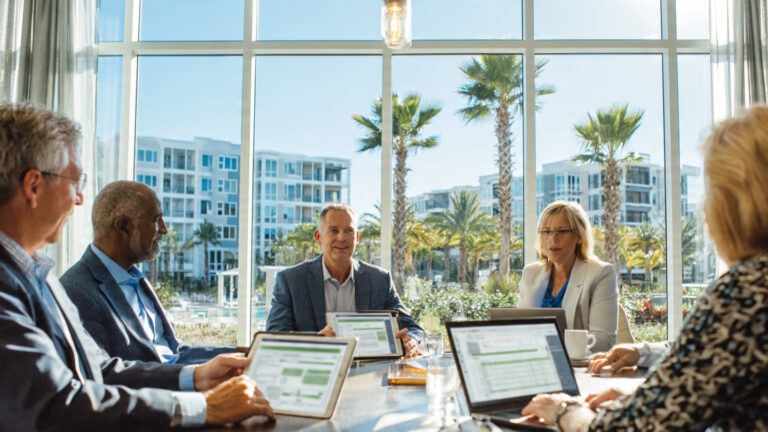 Read more about the article How Does a Florida HOA Management Platform Work?